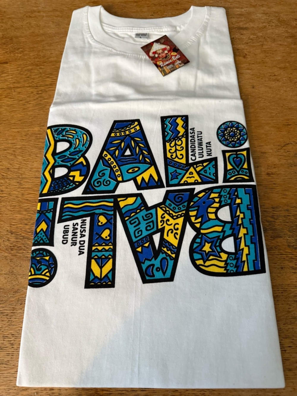 NWT colorful graphic design Bali t-shirt; size Large